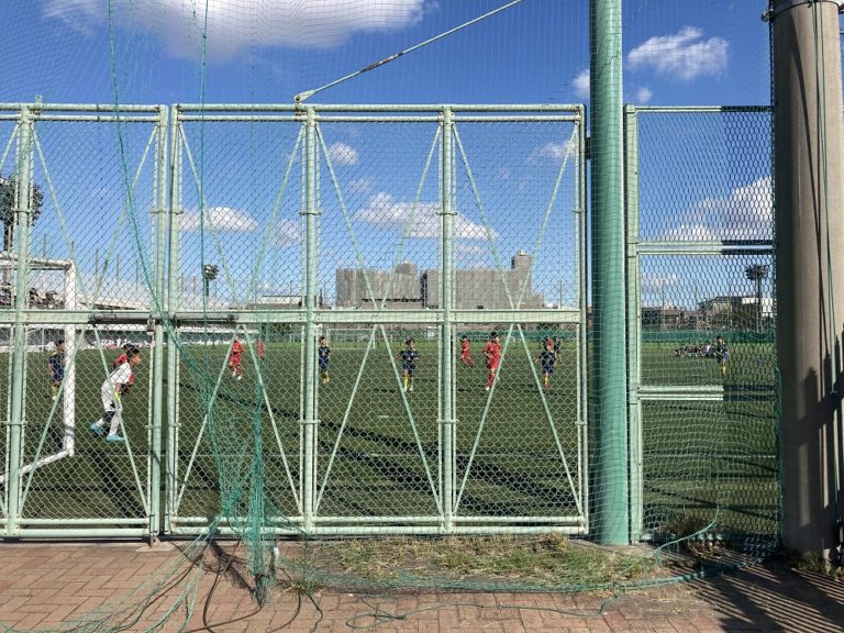 【大阪市】【南津守さくら公園スポーツ広場】サッカーグラウンド情報｜セレッソ大阪の元練習場で天然芝、人工芝のグラウンドがあります。観客スタンドもある綺麗な施設です。